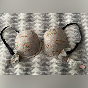 Pink bra, gray with some rainbow hears beautiful light use